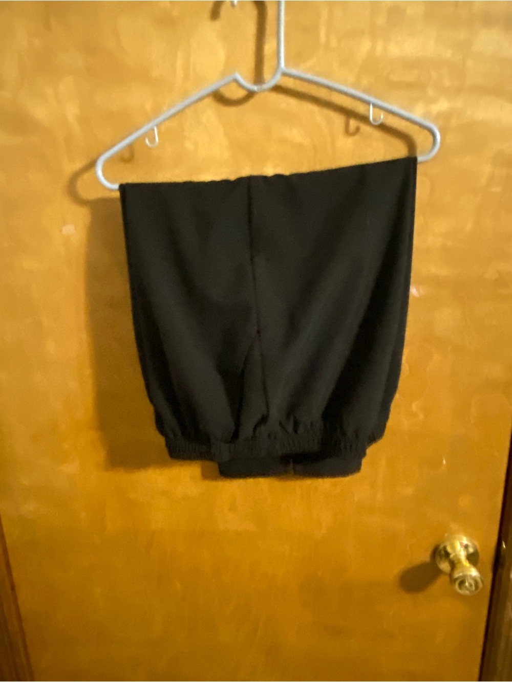 Black Women's Elastic Hem Capri Pants